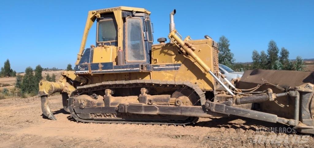 Komatsu D 85 E-21 Bandschaktare