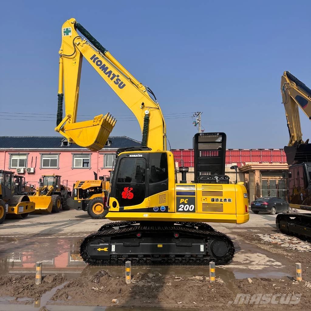 Komatsu PC 200-8 Bandgrävare