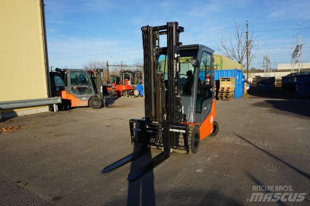 Toyota 9FBM35T Elmotviktstruckar