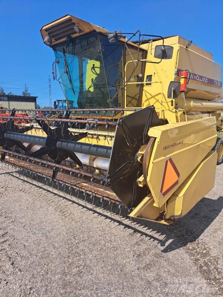 New Holland TX32 Skördetröskor