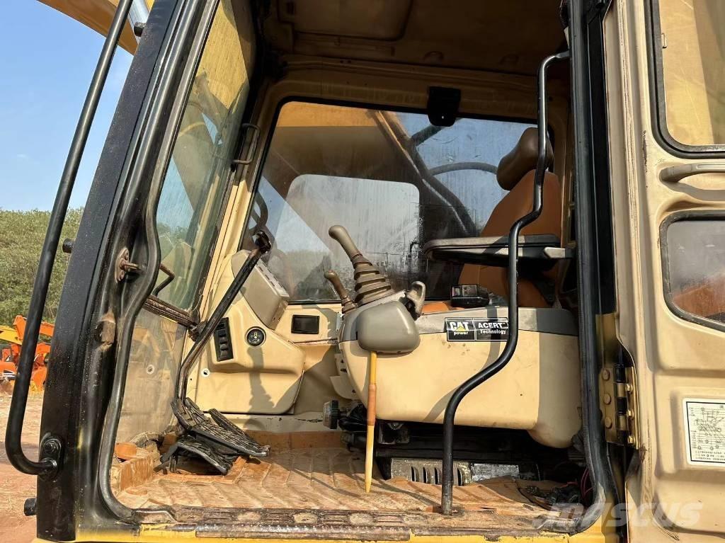 CAT 330 B Bandgrävare