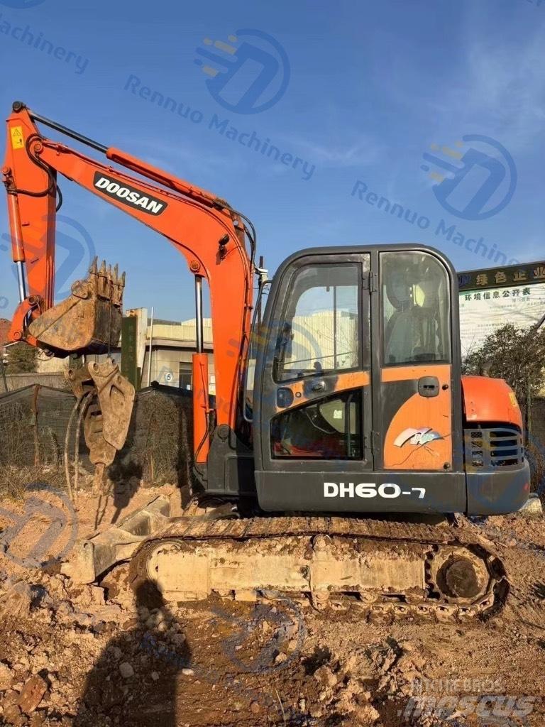Doosan DH 60 Bandgrävare