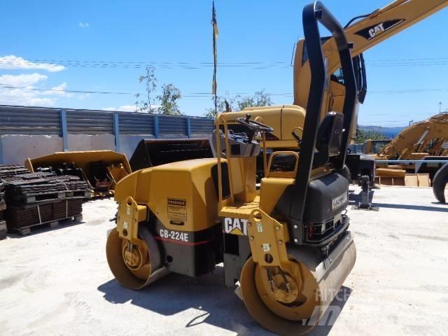 CAT CB224D Tvåvalsvältar