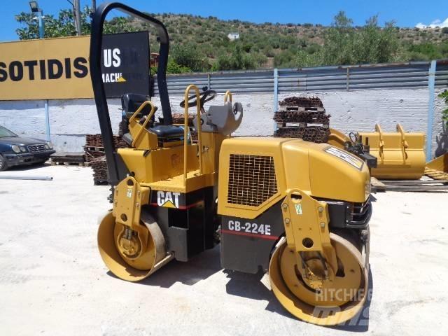 CAT CB224D Tvåvalsvältar