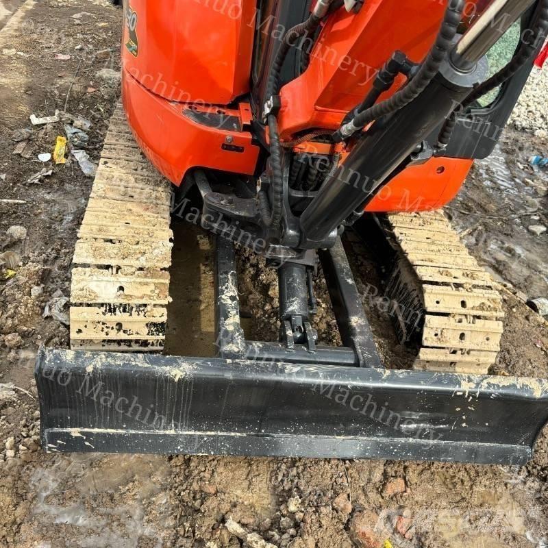 Kubota U 30 Minigrävare < 7t