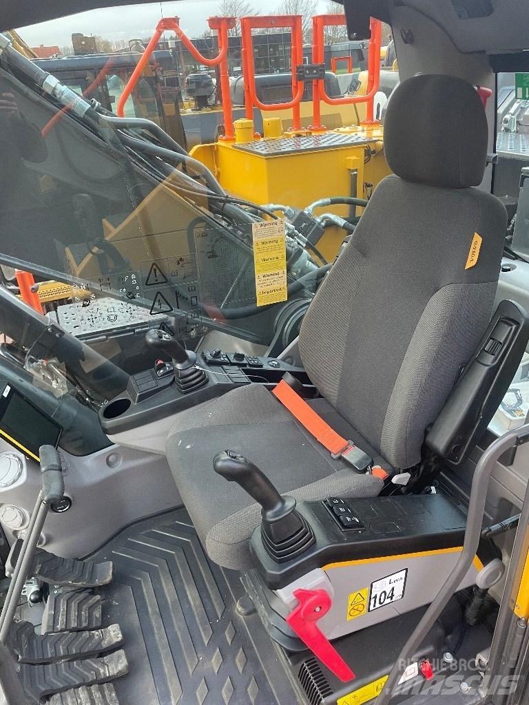 Volvo EC250EL Bandgrävare