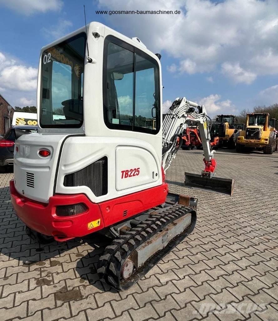 Takeuchi TB 225 Minigrävare < 7t
