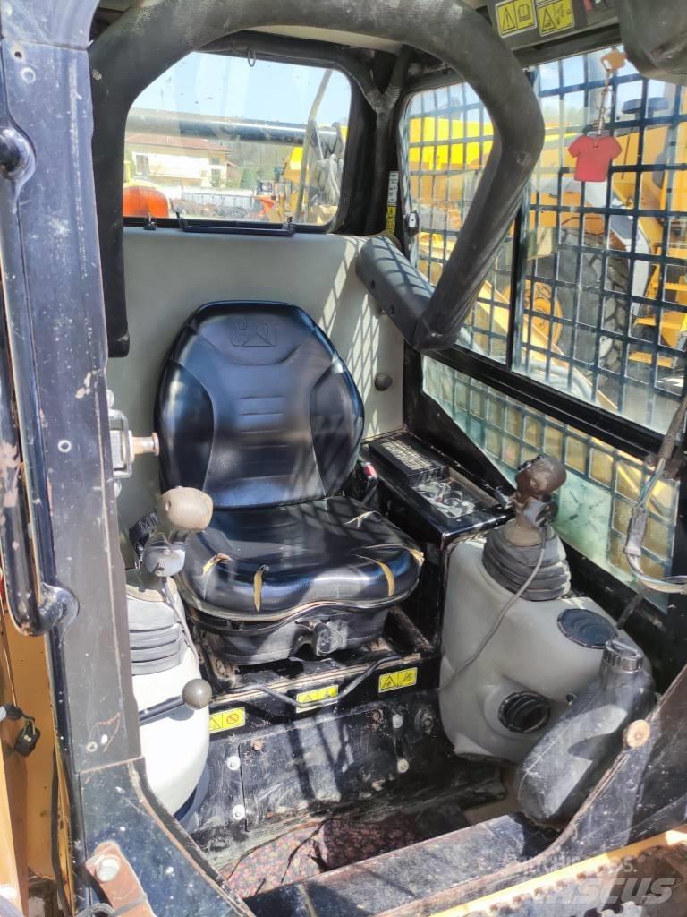 CAT 257 B 2 Bandlastare
