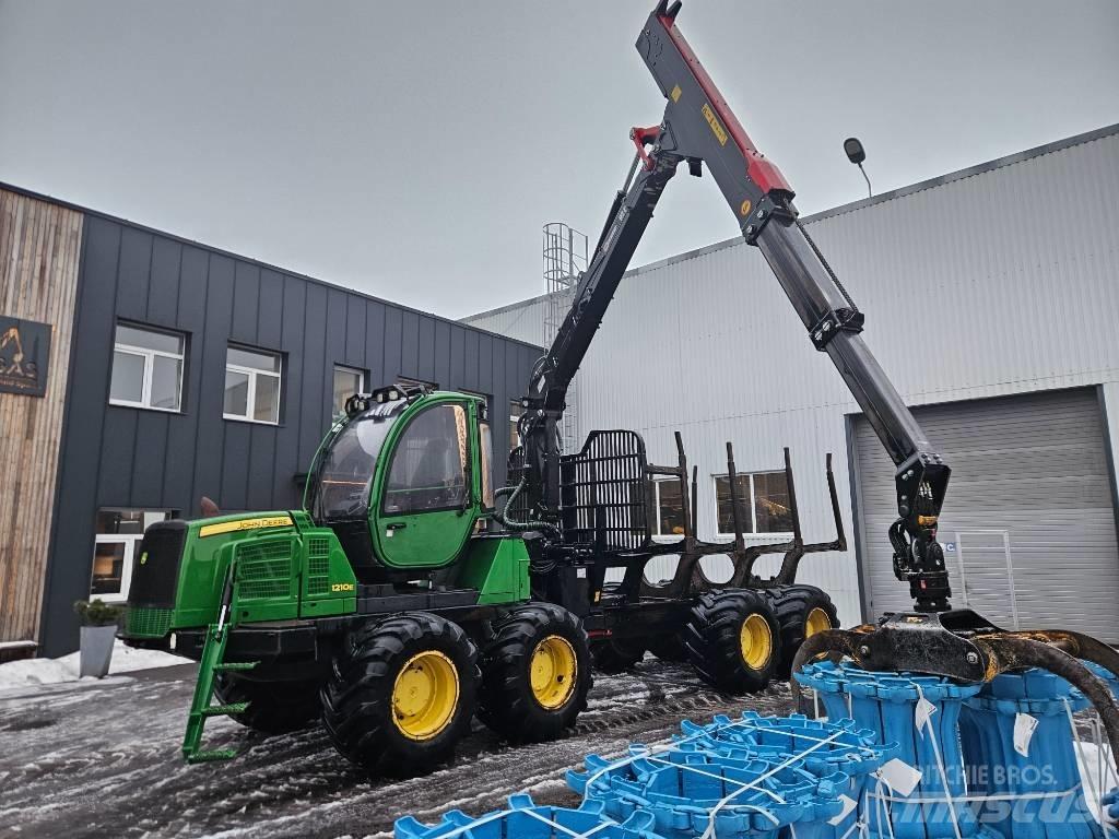 John Deere 1210 E Skotare
