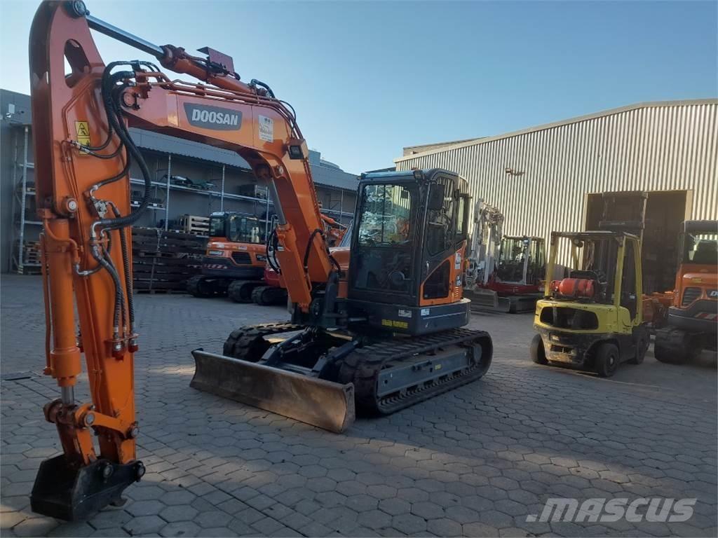 Doosan DX85R-3 Midigrävmaskiner 7t - 12t