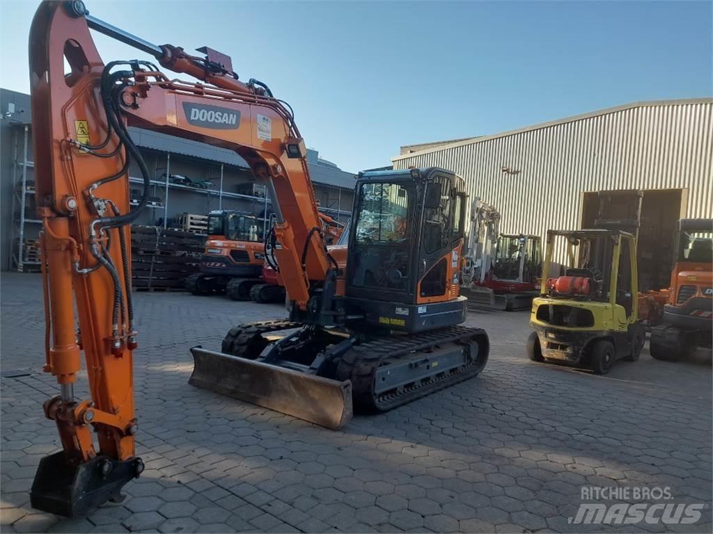 Doosan DX85R-3 Midigrävmaskiner 7t - 12t