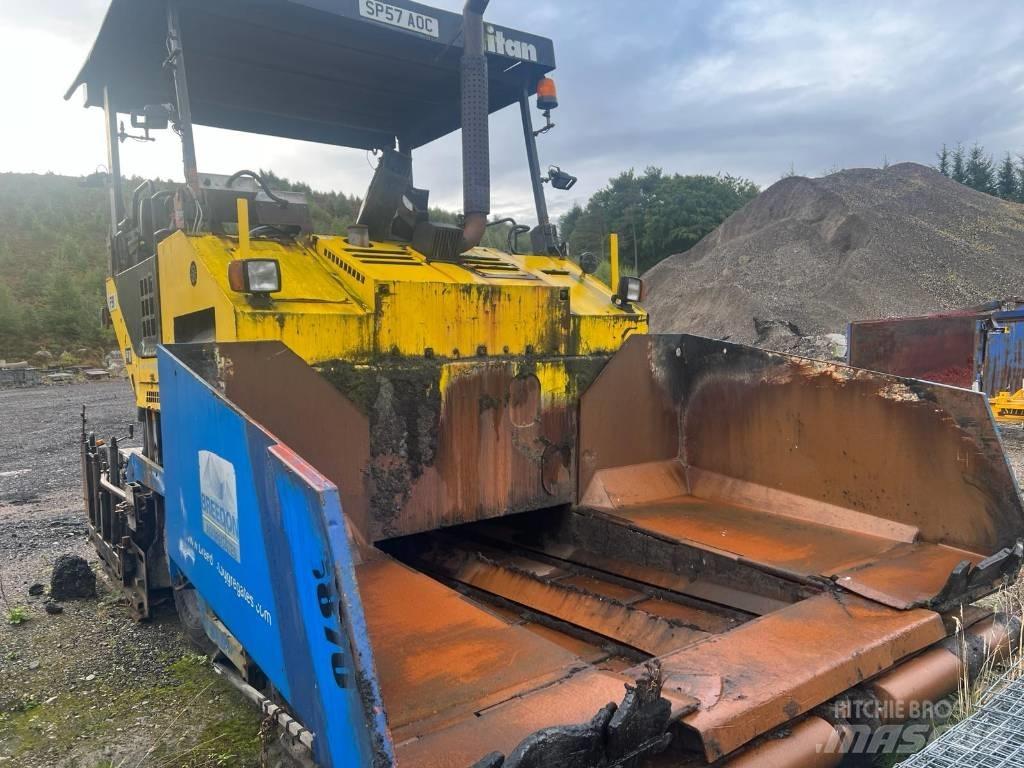 Titan 6870 Paver Asfaltsläggningsmaskiner