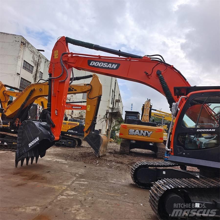 Doosan DX300 Bandgrävare