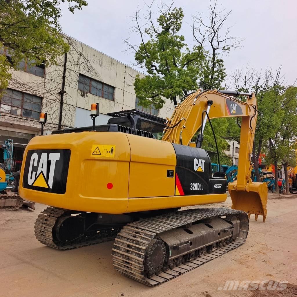 CAT 320 D2L Bandgrävare