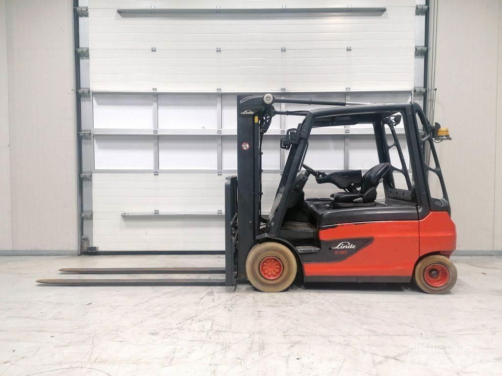 Linde E30L-01 Elmotviktstruckar