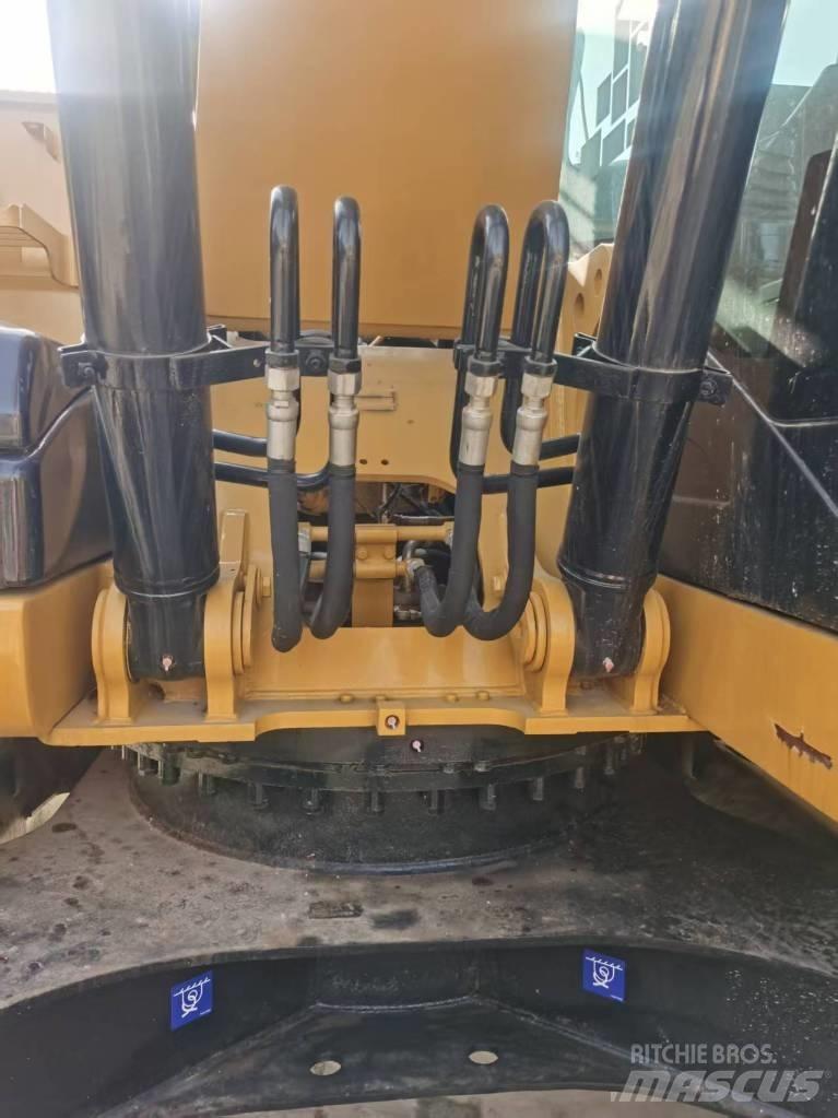 CAT 320d2 Bandgrävare