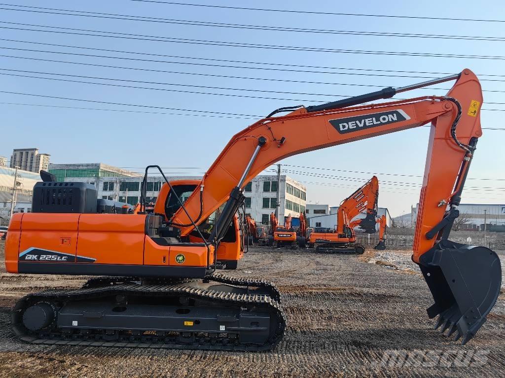 Doosan DX225 Bandgrävare