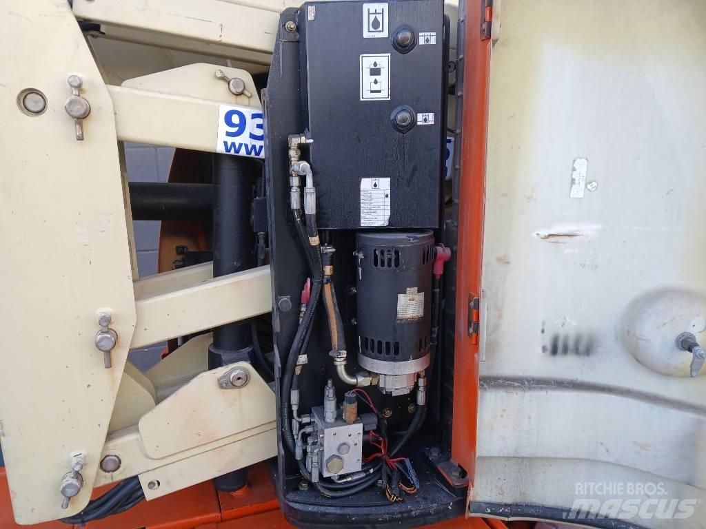 JLG E300AJP Bomliftar