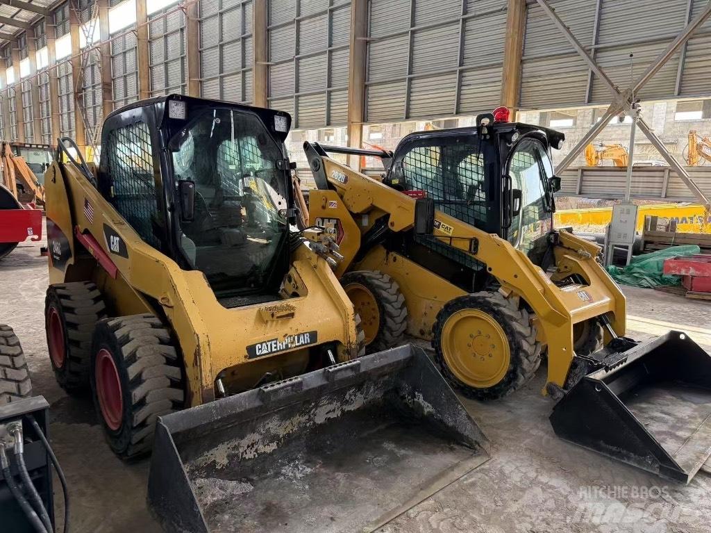 CAT 246C and 262D Kompaktlastare