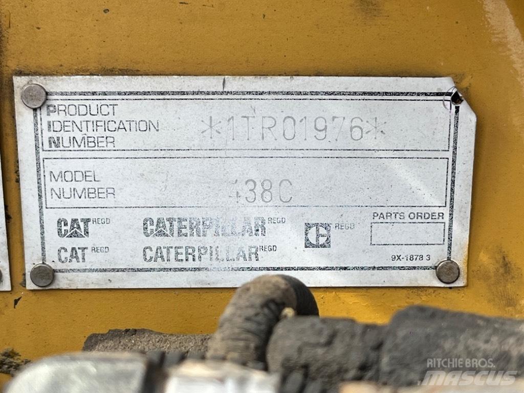 CAT 438 C Grävlastare