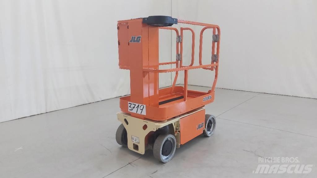 JLG 1230 ES Saxliftar