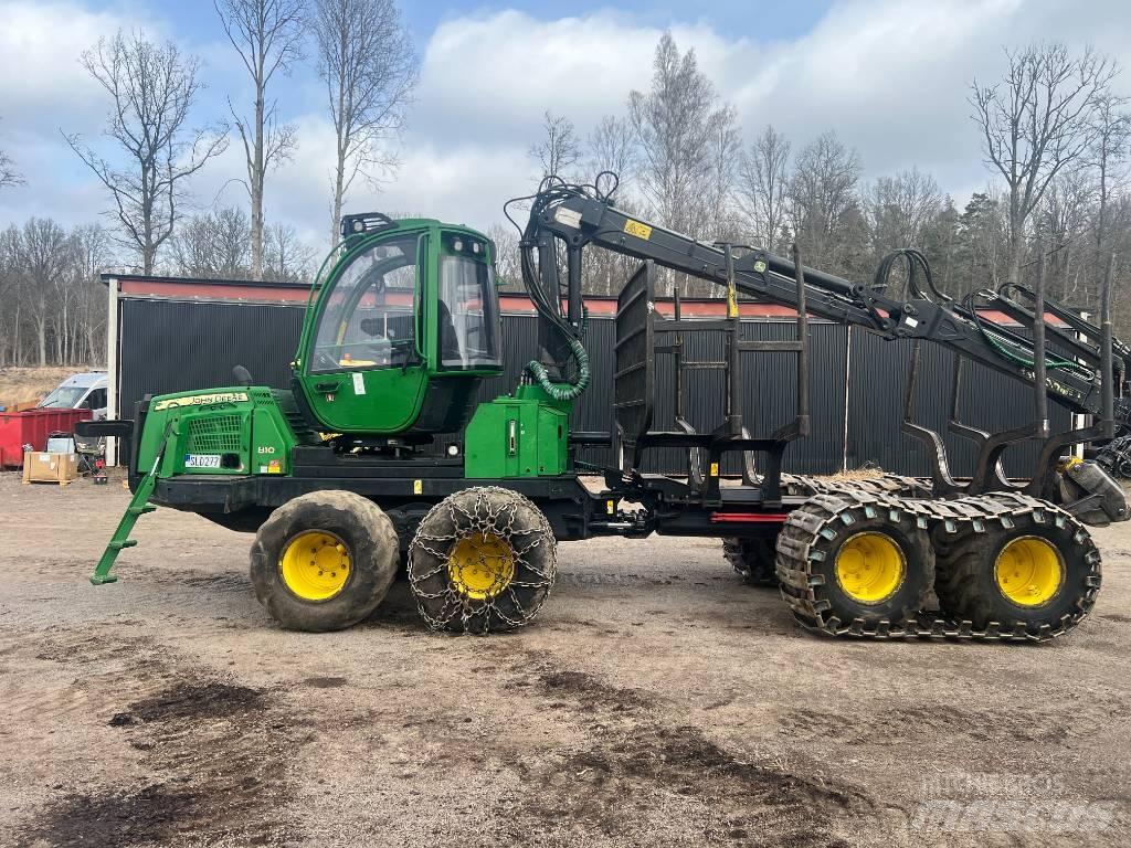 John Deere 810 E Skotare