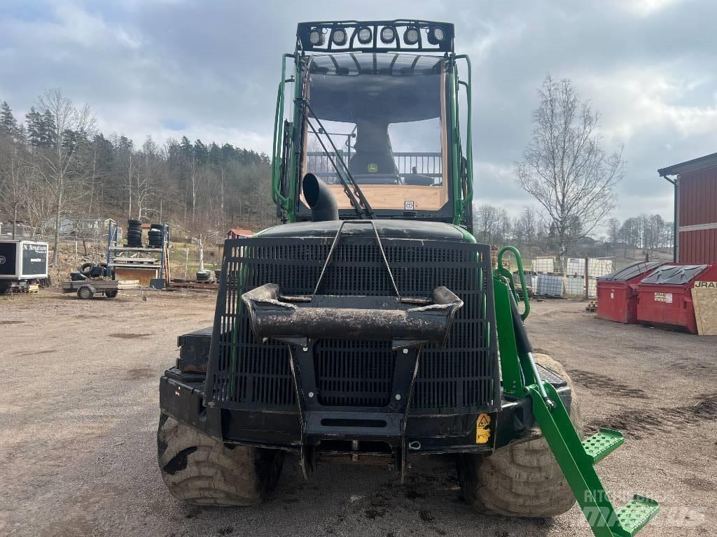 John Deere 810 E Skotare