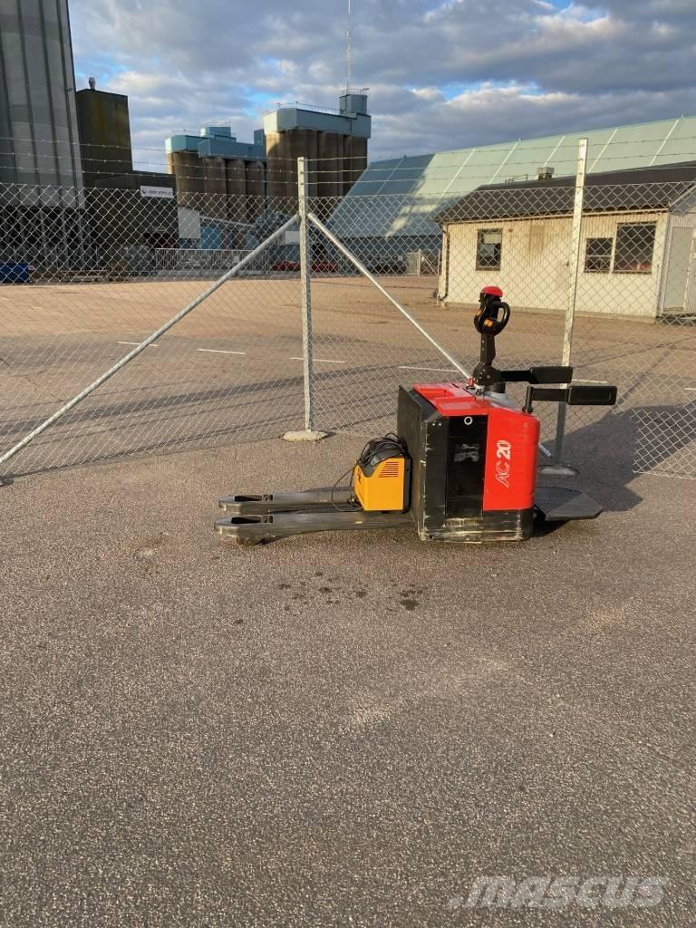 Heli CBD 20 Låglyftare med plattform