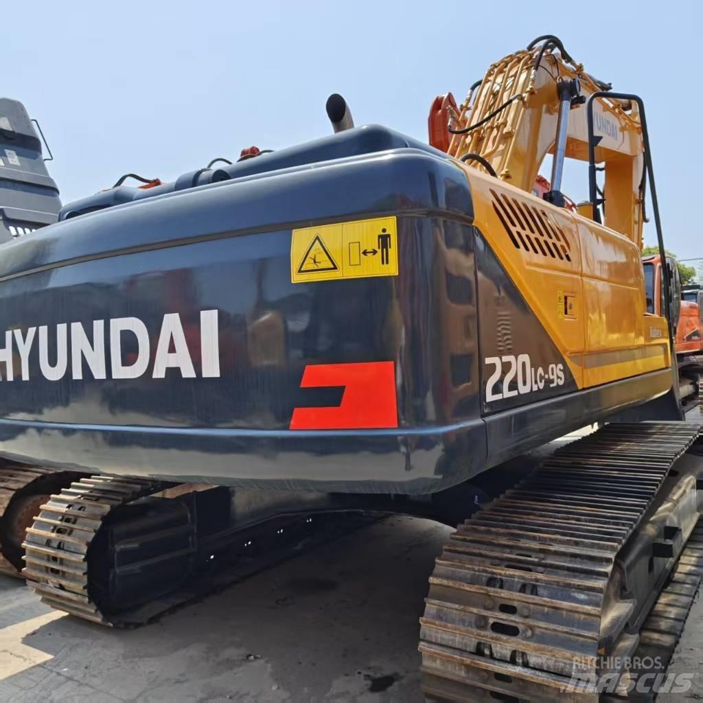 Hyundai 220lc-9s Bandgrävare