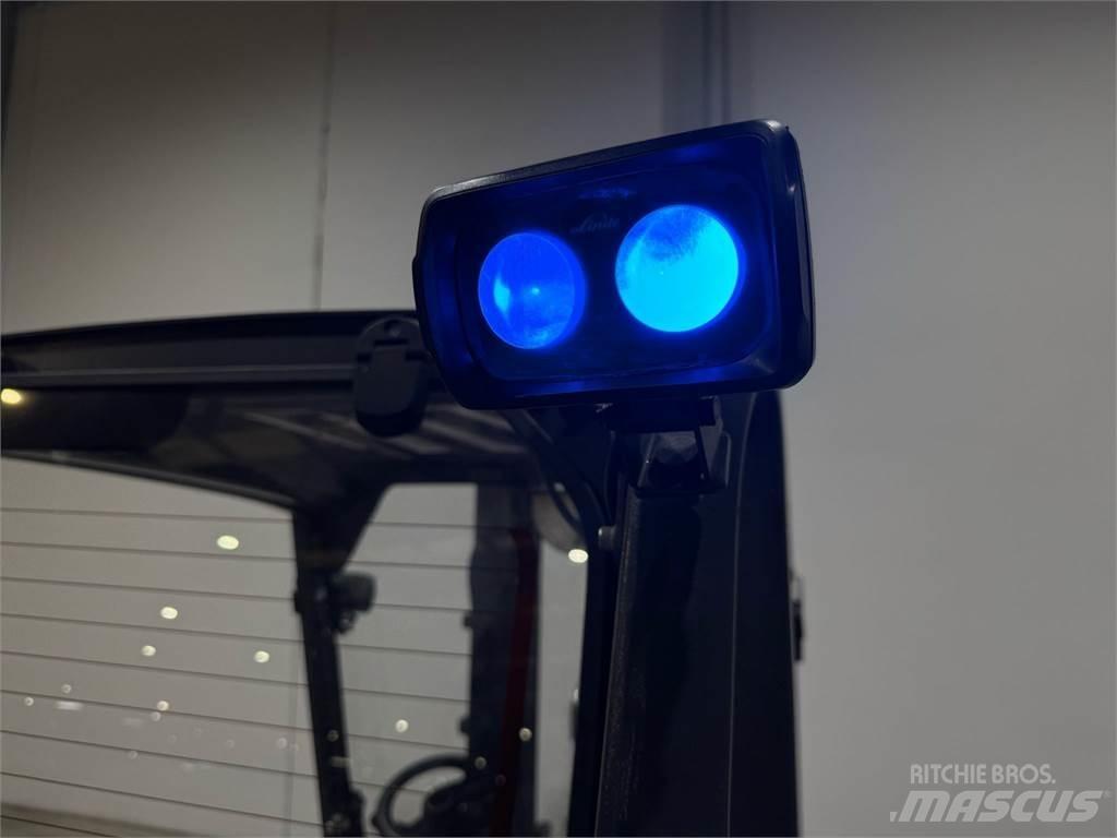 Linde E30L 01 Elmotviktstruckar
