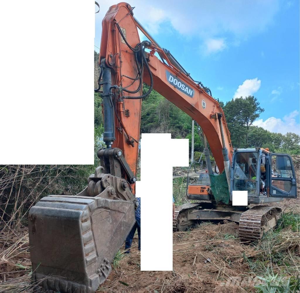 Doosan DX 300 LC-5 Bandgrävare