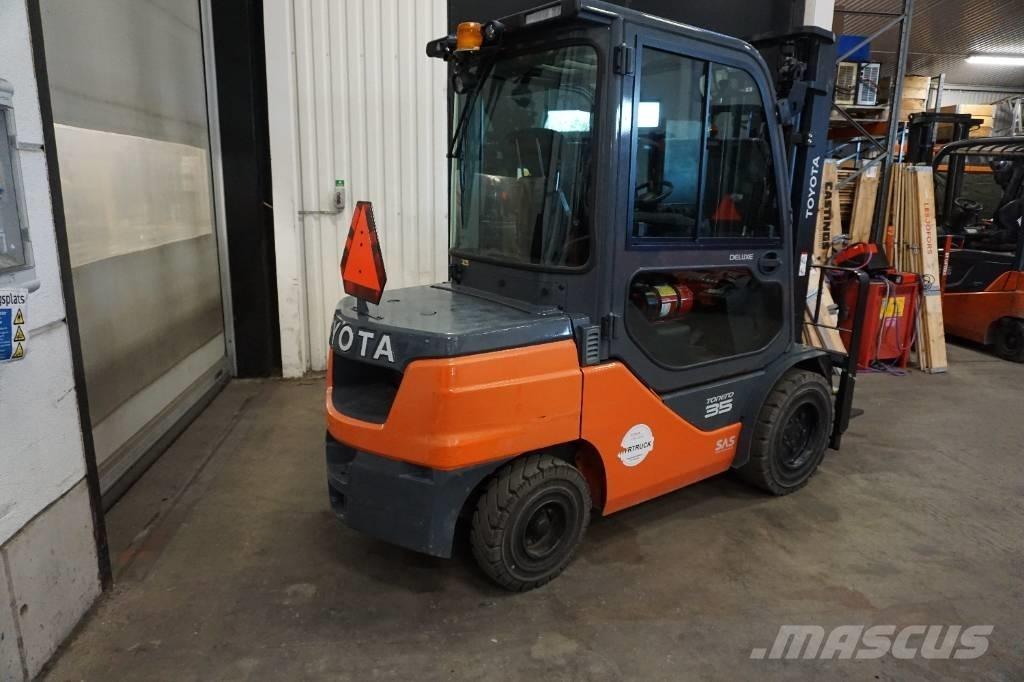 Toyota 52-8FDJF35 Dieselmotviktstruckar