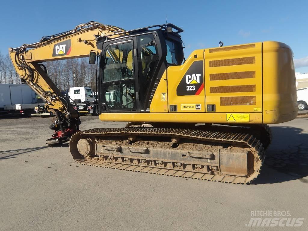 CAT 323 Bandgrävare