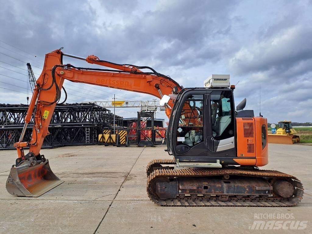 Hitachi ZX135US-6 Bandgrävare
