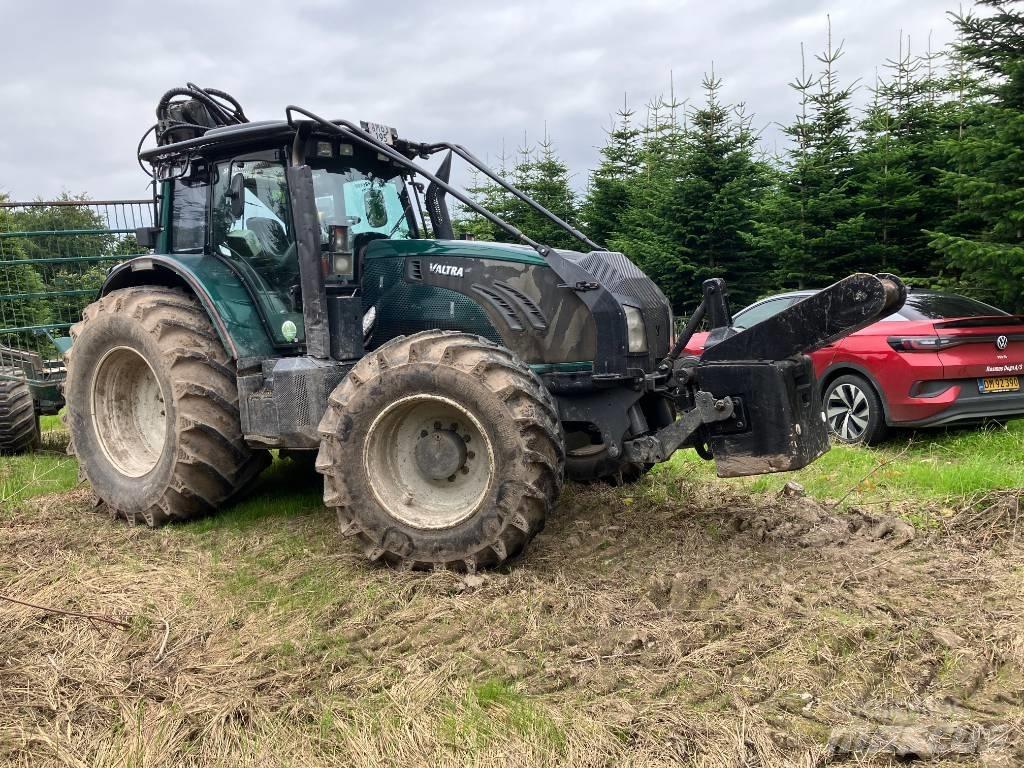 Valtra T 213 V Skogstraktorer