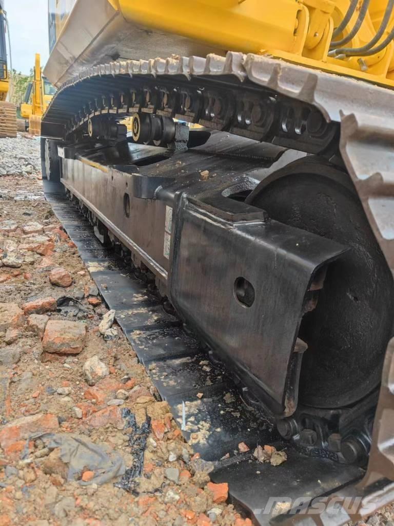 Komatsu PC 200-8 Bandgrävare