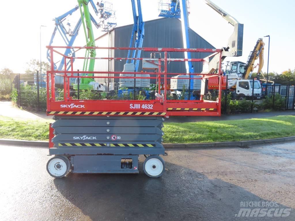 SkyJack SJ III 4632 Saxliftar