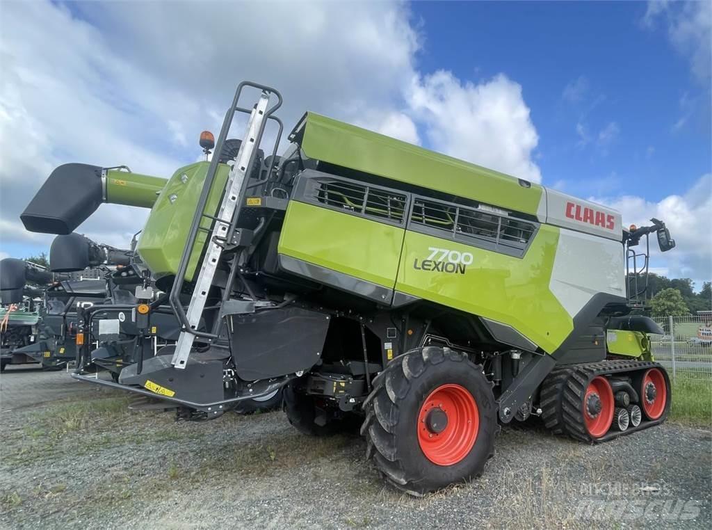 CLAAS 7700 TT Skördetröskor