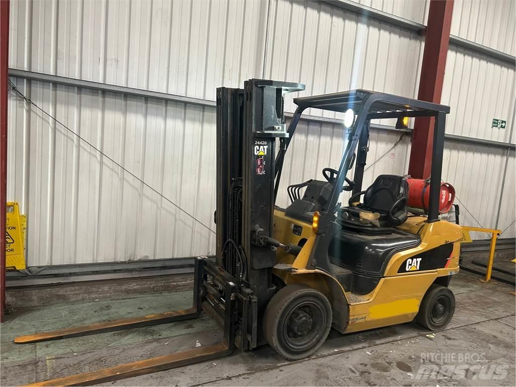 CAT GP25NT Gasolmotviktstruckar