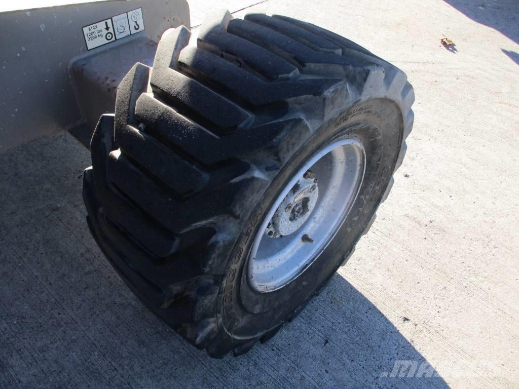 JLG 450 AJ (351) Kompakta självgående bomlyftar