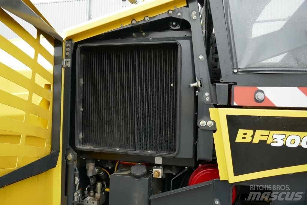Bomag BF 300 C-2 Mindre asfaltsmaskiner