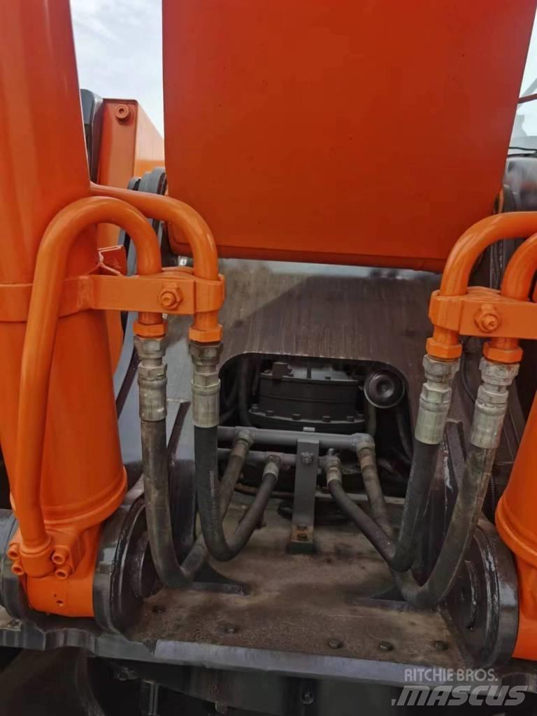 Hitachi ZX 240 Bandgrävare