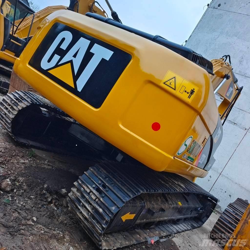 CAT 323 D Bandgrävare
