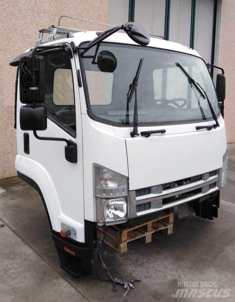 Isuzu FRR Euro 5 Hytter och interiör