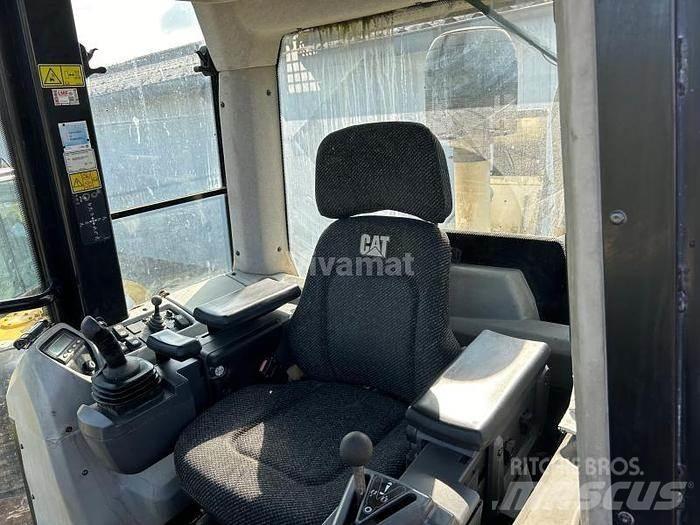 CAT 963D - Specialgrävmaskiner