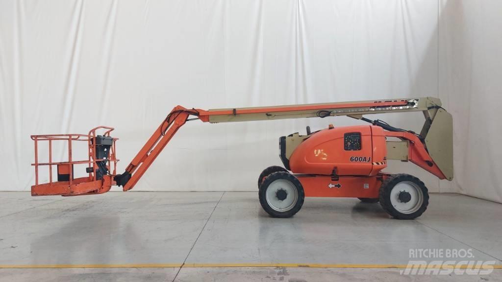 JLG 600 AJ Bomliftar