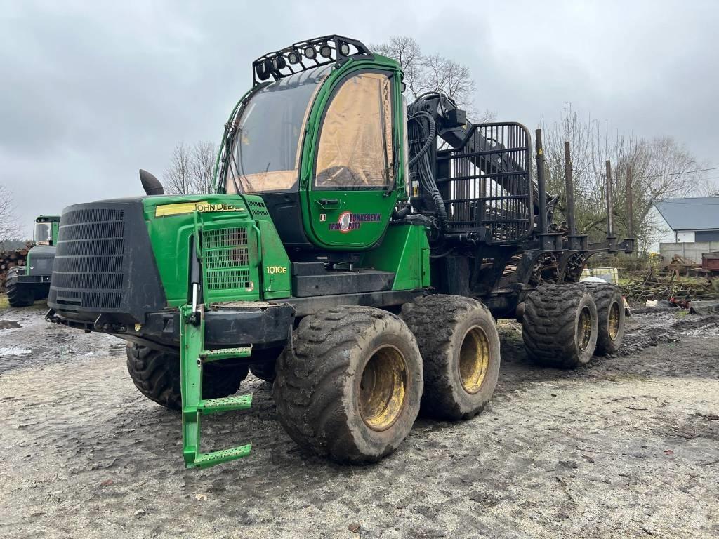 John Deere 1010 E Skotare