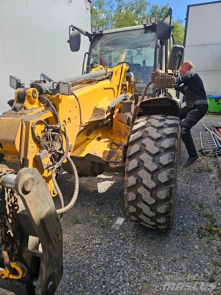 JCB TM 320 S Redskapsbärare för lantbruk