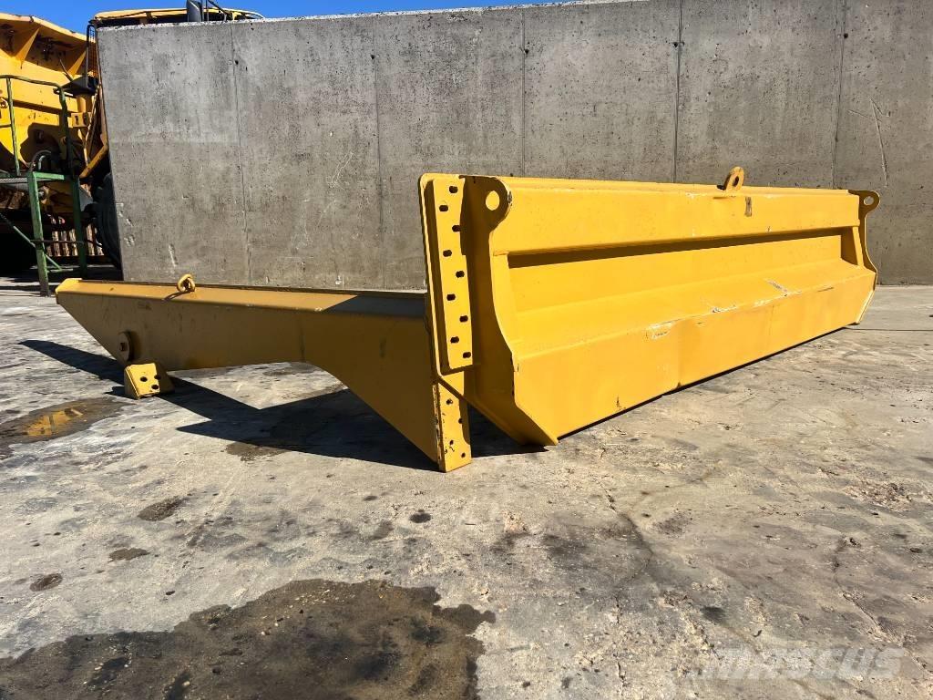 CAT TAILGATE CAT 735 Lastskydd