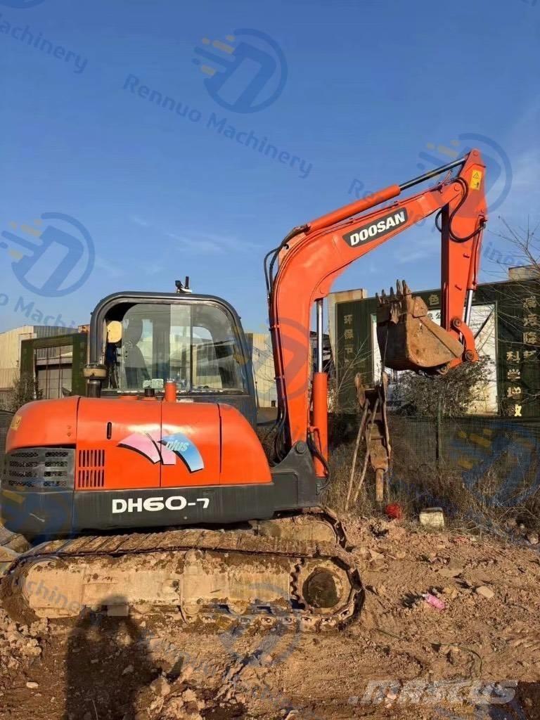 Doosan DH 60 Bandgrävare